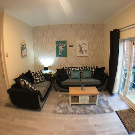 Very Large House, 6 Beds, 4 Bedrooms, 3 Bathrooms, 5 Smart Tv'S & Van Parking Boston Ngoại thất bức ảnh
