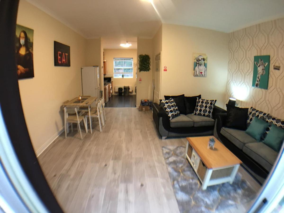 Very Large House, 6 Beds, 4 Bedrooms, 3 Bathrooms, 5 Smart Tv'S & Van Parking Boston Ngoại thất bức ảnh