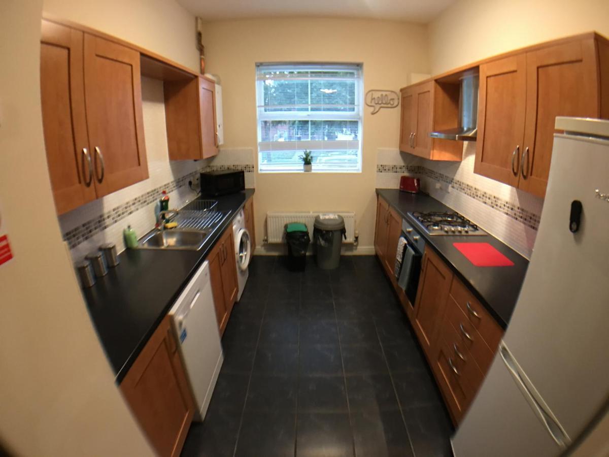 Very Large House, 6 Beds, 4 Bedrooms, 3 Bathrooms, 5 Smart Tv'S & Van Parking Boston Ngoại thất bức ảnh