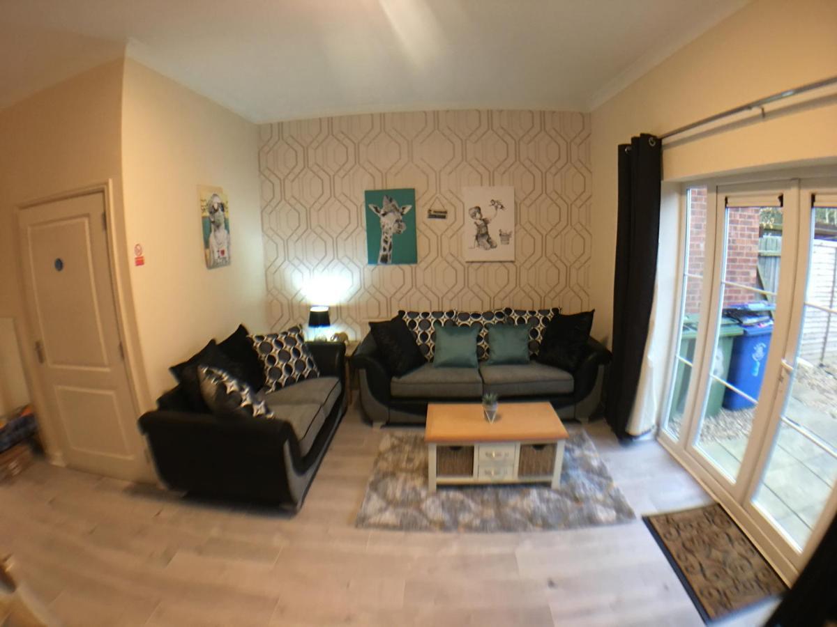 Very Large House, 6 Beds, 4 Bedrooms, 3 Bathrooms, 5 Smart Tv'S & Van Parking Boston Ngoại thất bức ảnh