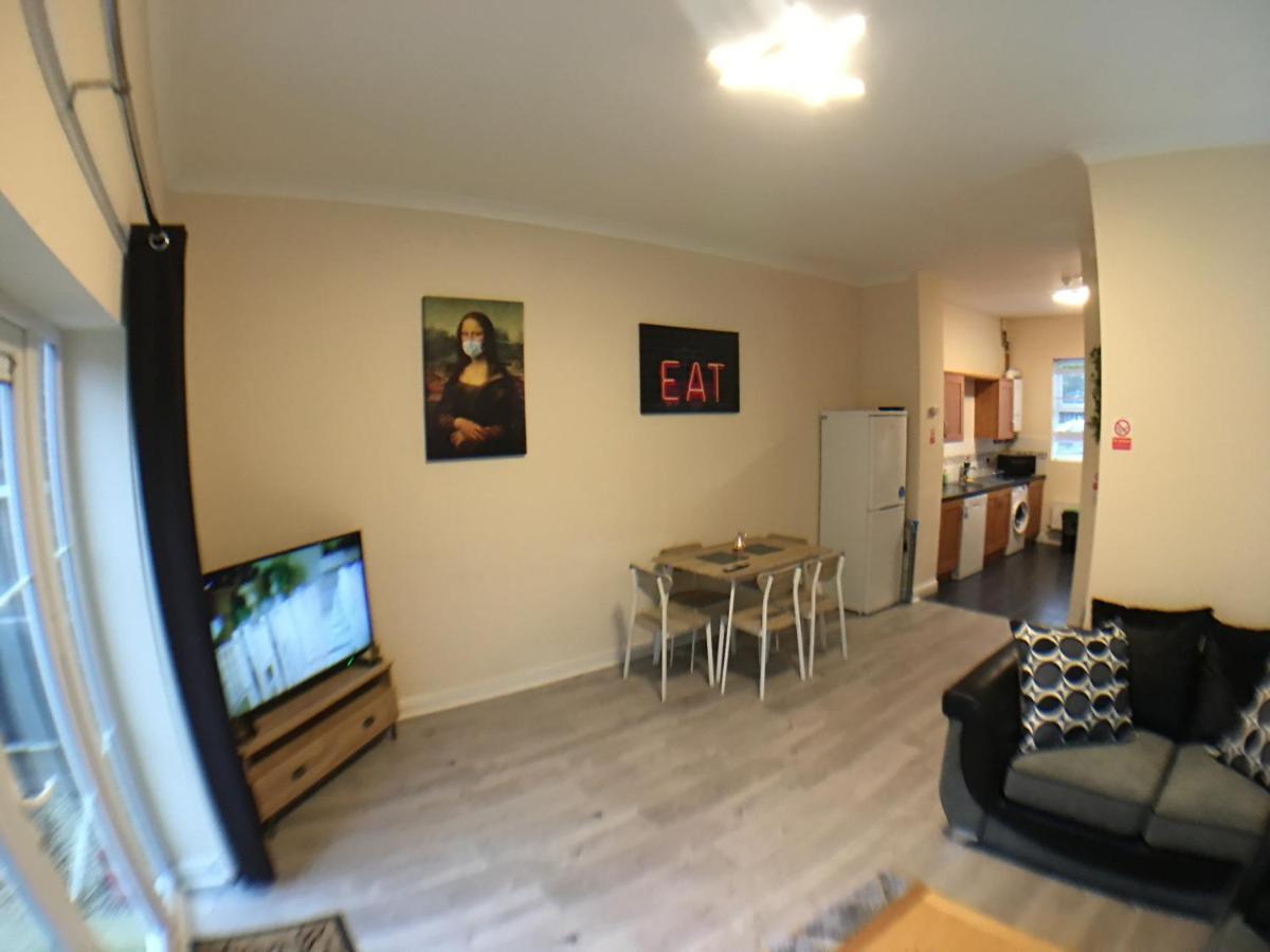 Very Large House, 6 Beds, 4 Bedrooms, 3 Bathrooms, 5 Smart Tv'S & Van Parking Boston Ngoại thất bức ảnh