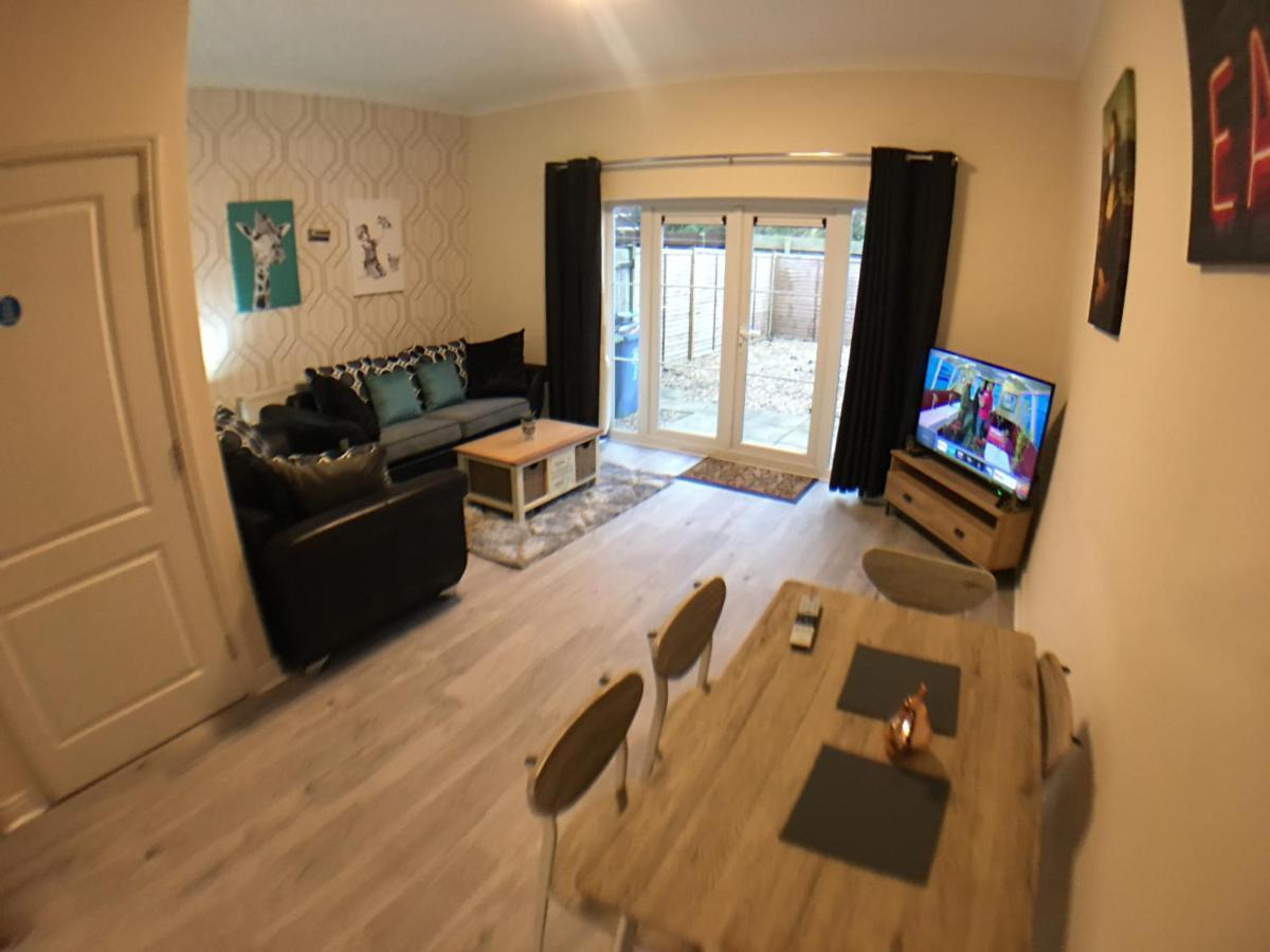 Very Large House, 6 Beds, 4 Bedrooms, 3 Bathrooms, 5 Smart Tv'S & Van Parking Boston Ngoại thất bức ảnh
